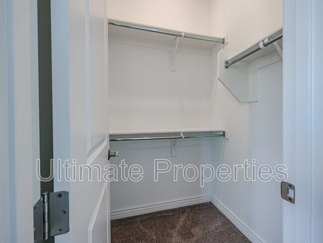 Building Photo - 28422 N 131st Dr