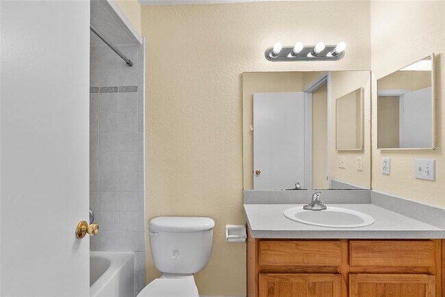 Building Photo - 37308 Embassy Pk Ln