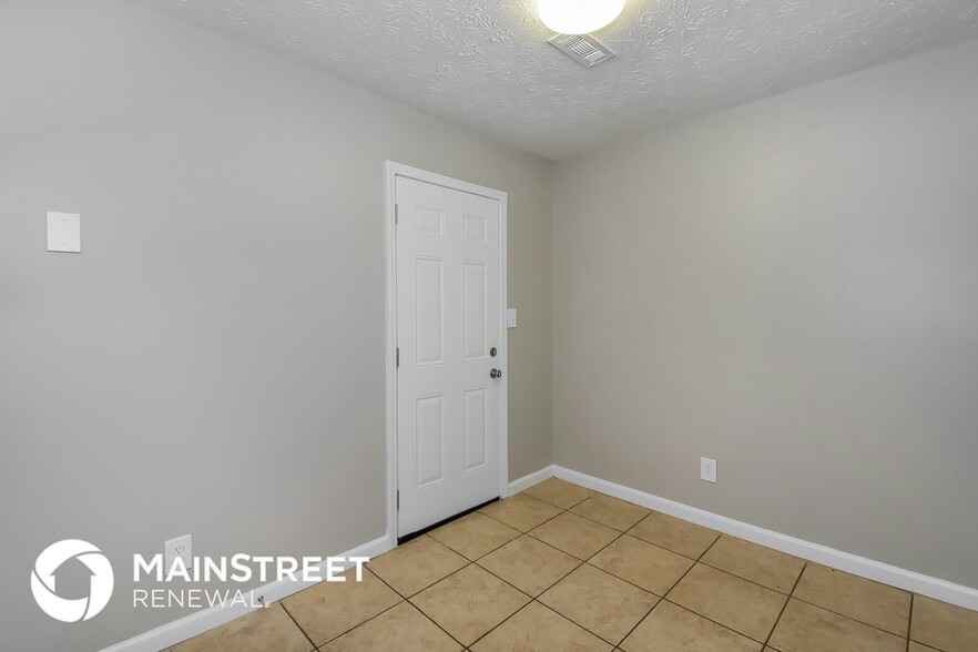 Building Photo - 2745 Sapphire St