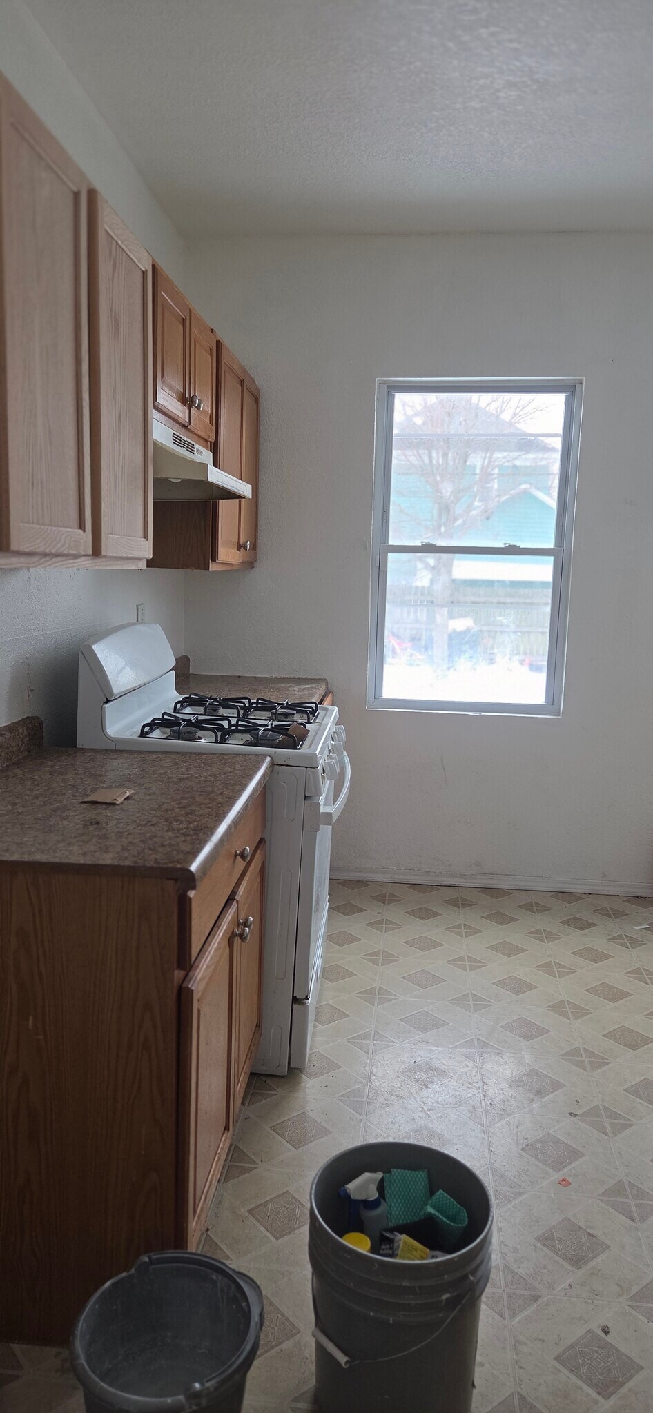 Building Photo - 1912 Mead St