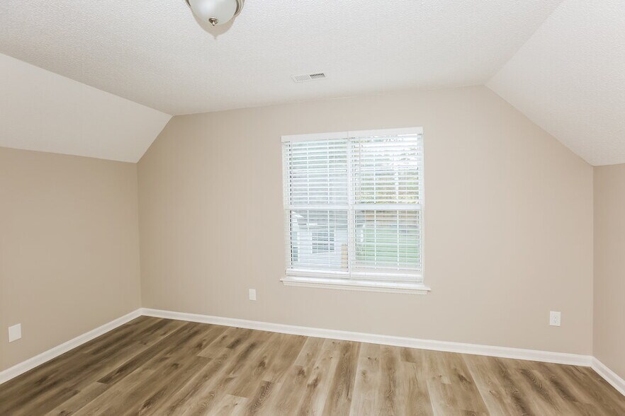 Building Photo - 4006 Brookforest Ln