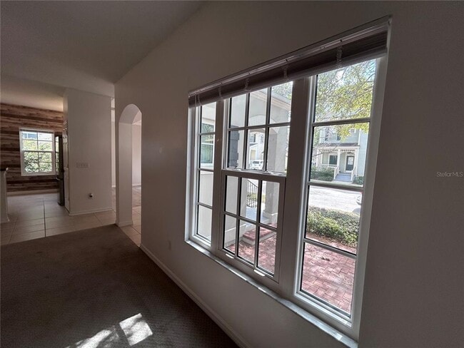 Building Photo - 904 Pawstand Rd