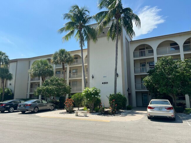 Building Photo - 4501 Martinique Way