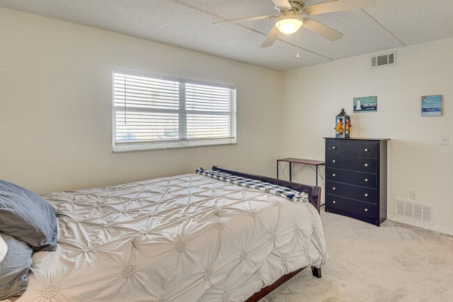 Building Photo - 1926 Ocean Shore Blvd