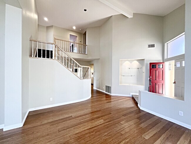 Building Photo - 12460 Picrus St