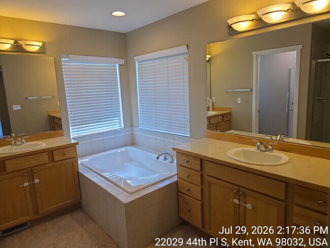 Building Photo - Kent The Parks HOA Community  3 bed, 2.5 bath rental home. Available NOW!