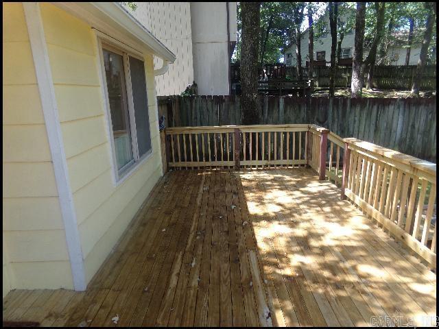 Building Photo - 6 Golden Oak Cove