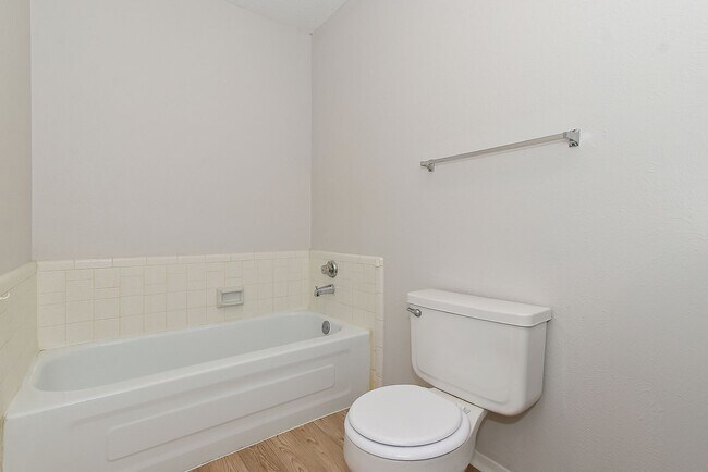 Building Photo - 1703 La Fontaine Ln