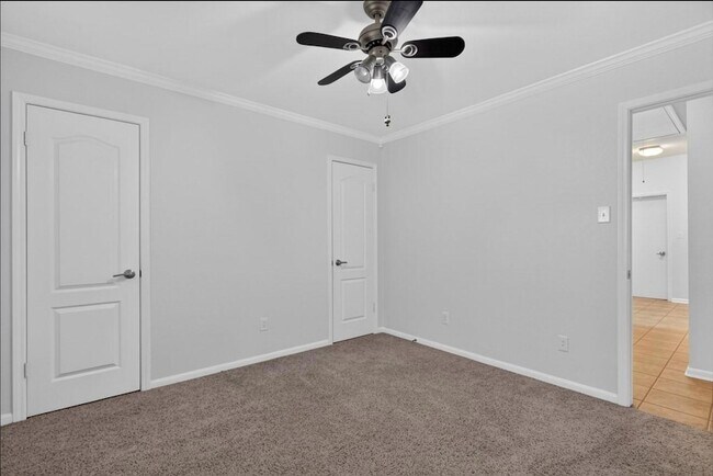 Building Photo - 1402 Club Chase Dr