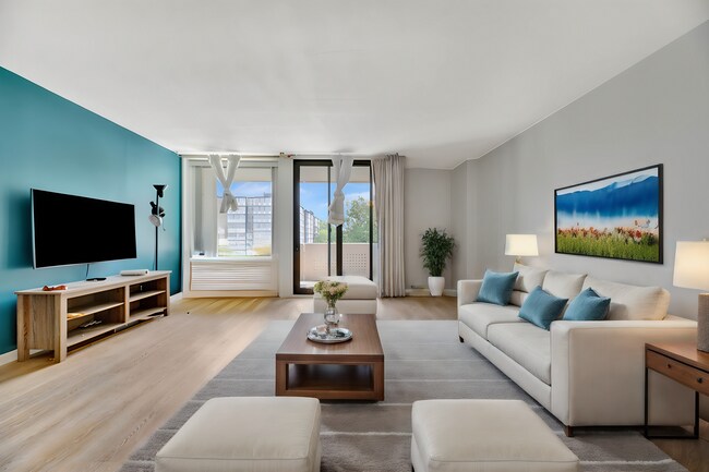 Primary Photo - 240 M St SW