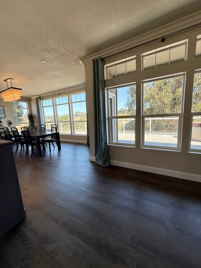 Building Photo - BEAUTIFUL 4 BEDROOM 2 BATH HOME IN ARROYO ...