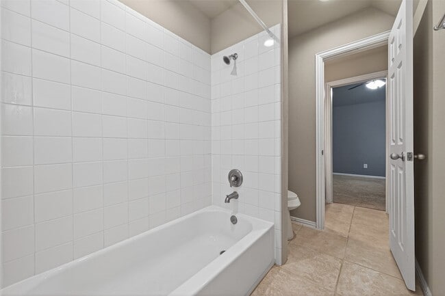 Building Photo - 16811 Kilgarth Dr