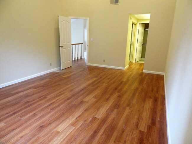 Building Photo - 161 Lynx Ct