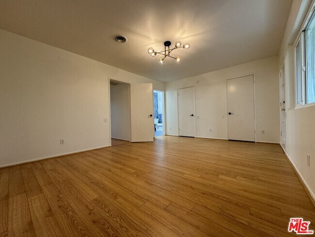 Building Photo - 5279 Newcastle Ave