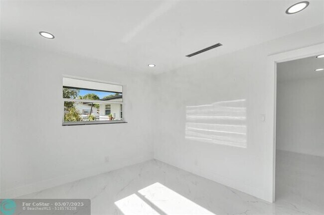 Building Photo - 5310 NW 16th St