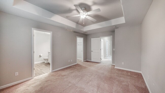 Building Photo - 3 Bedroom 2.5 Bathroom Townhome - The Comm...
