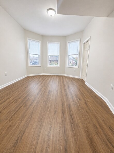 Building Photo - 296 N Clinton St