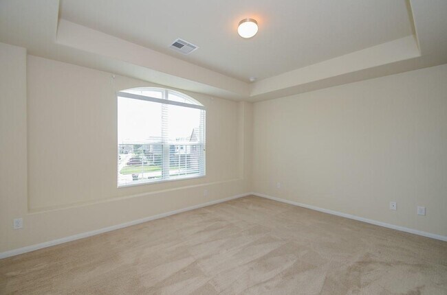 Building Photo - 14935 Vinegrove Falls Ct
