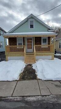 Building Photo - 124 Manilla St