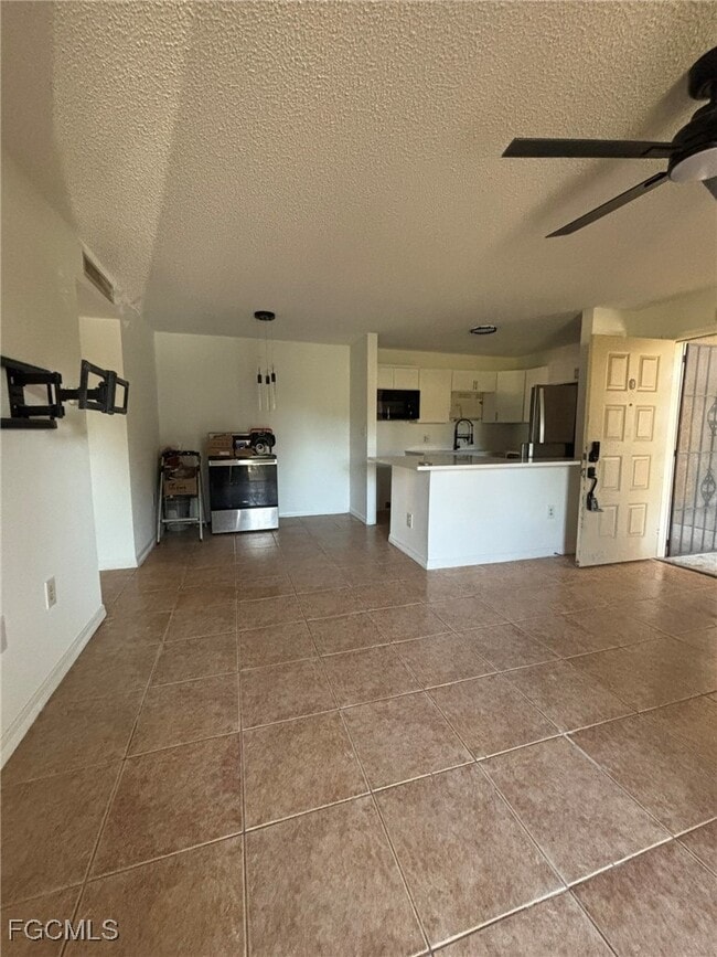 Building Photo - 5713 Foxlake Dr