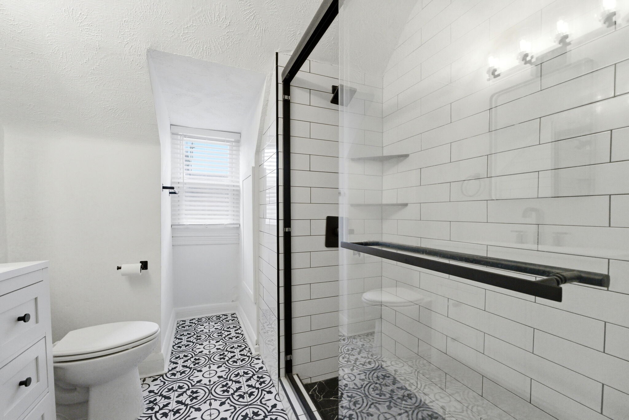 Building Photo - 3326 E Overlook Rd