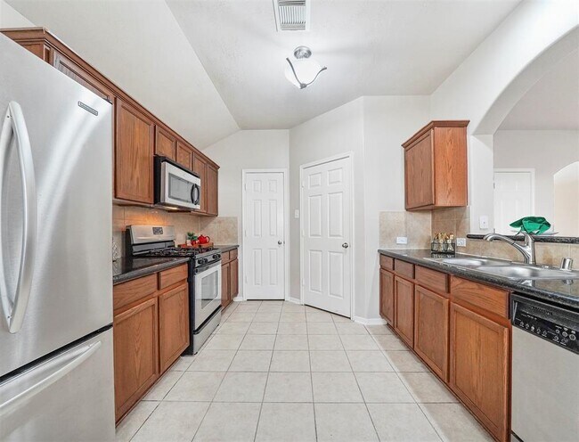 Building Photo - 25110 Hazel Ranch Dr