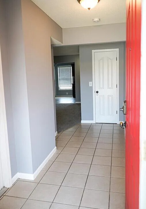 Building Photo - 853 E 167th Ct