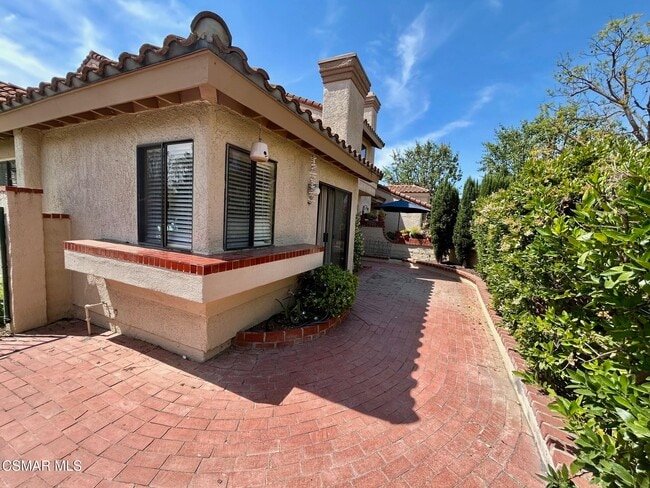 Building Photo - 408 Country Club Dr