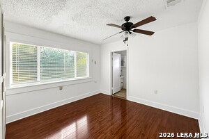 Building Photo - 220 Leigh St