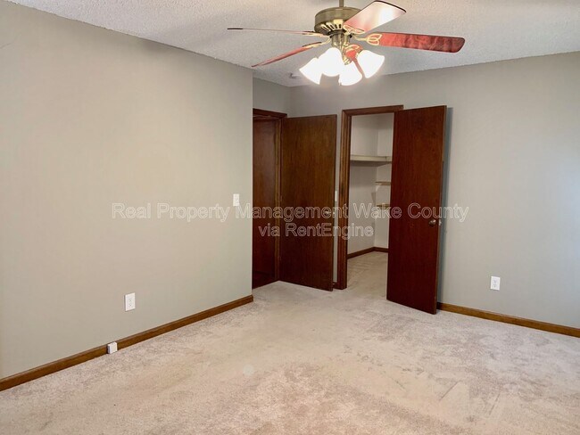 Building Photo - 207 Trillingham Ln