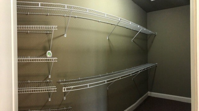Building Photo - 888 S Kenilworth Pky