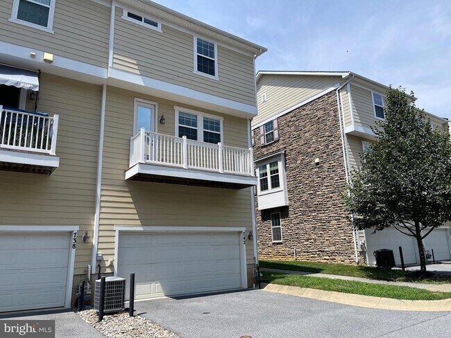 Building Photo - 742 Cobbler Pl