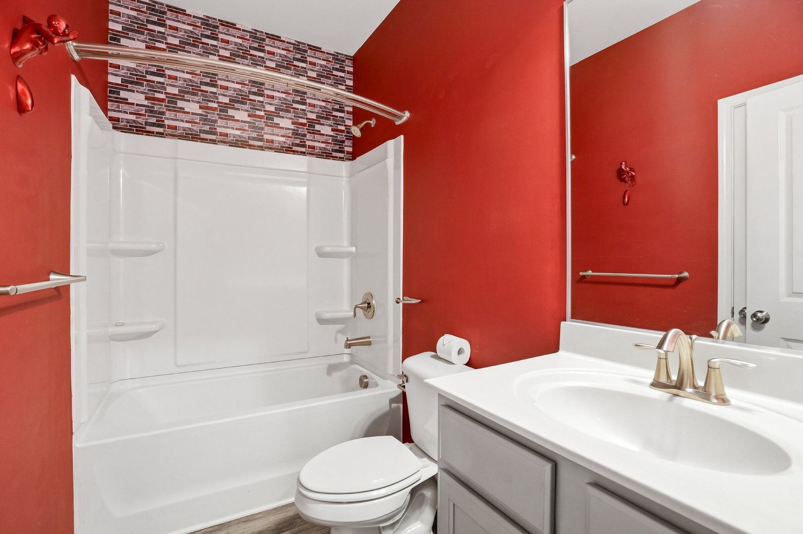 Building Photo - 2376 Tarben Dr