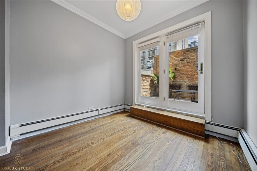 Breakfast Nook - 1433 N Dearborn St