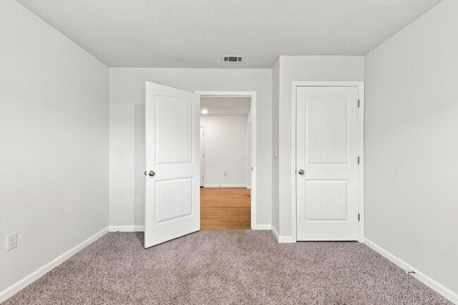 Building Photo - 3284 Chapelwood Dr