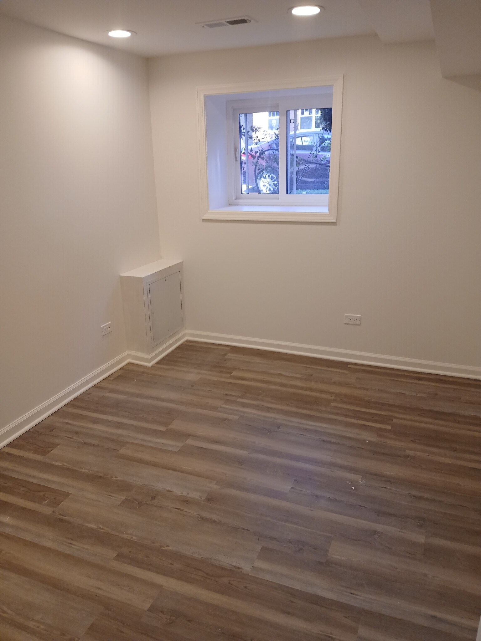 2nd bedroom - 2221 W Winnemac Ave