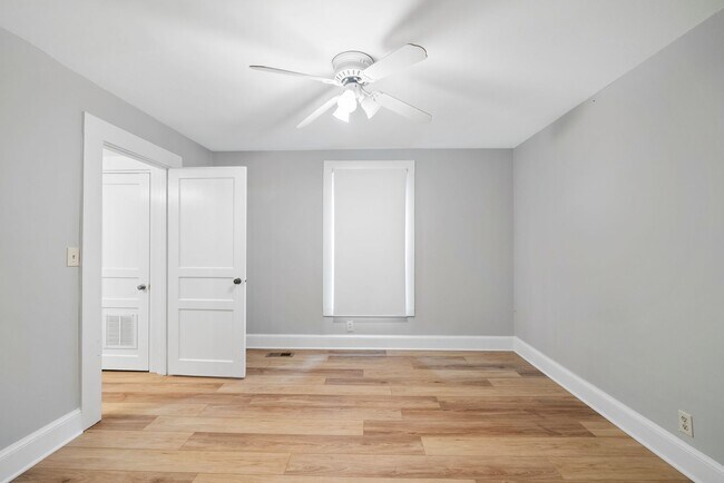 Building Photo - 900 Branch St