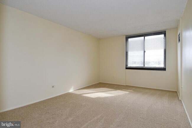 Building Photo - 5500 Holmes Run Pkwy