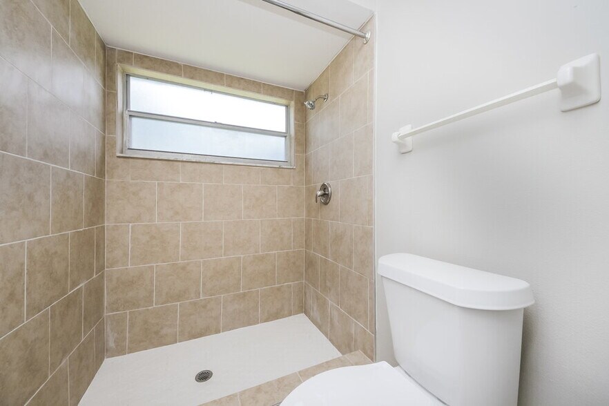 Building Photo - 2854 Camomile Dr