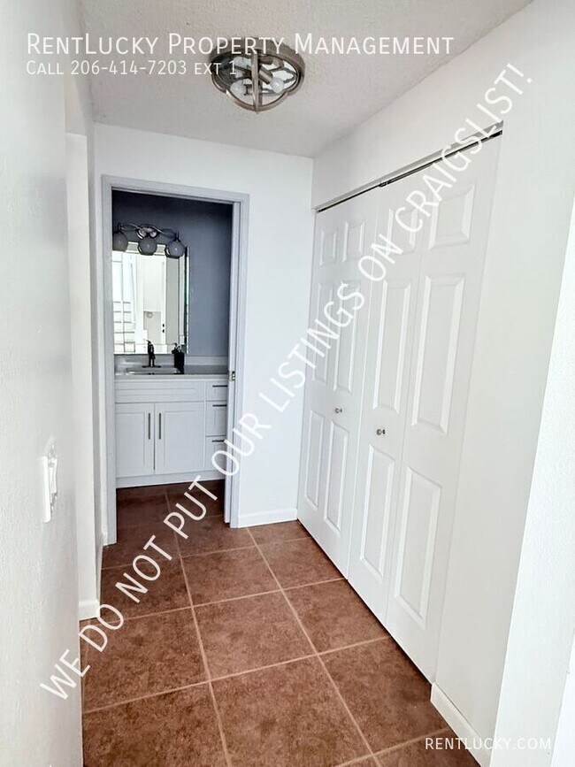 Building Photo - 3221 SW 319th Pl