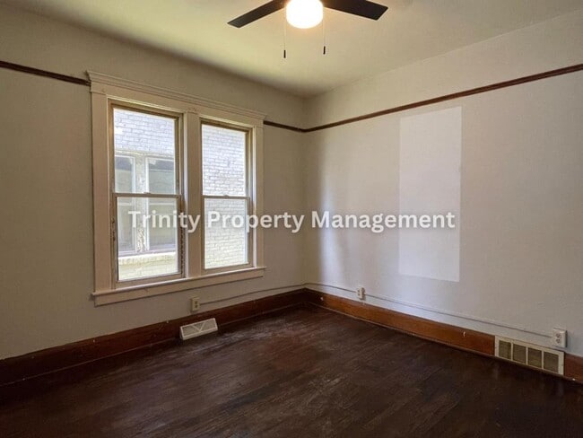 Building Photo - 103 Grove Ave