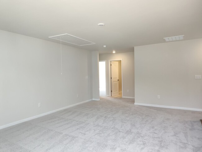 Building Photo - Move-in ready Home located in the Brightwa...