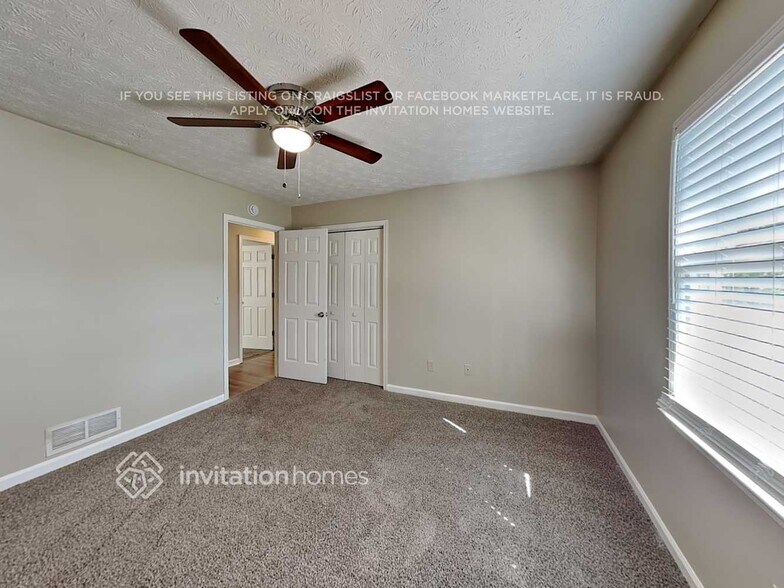 Building Photo - 2461 Sherrie Ln SW