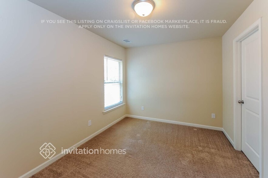 Building Photo - 208 Manous Way