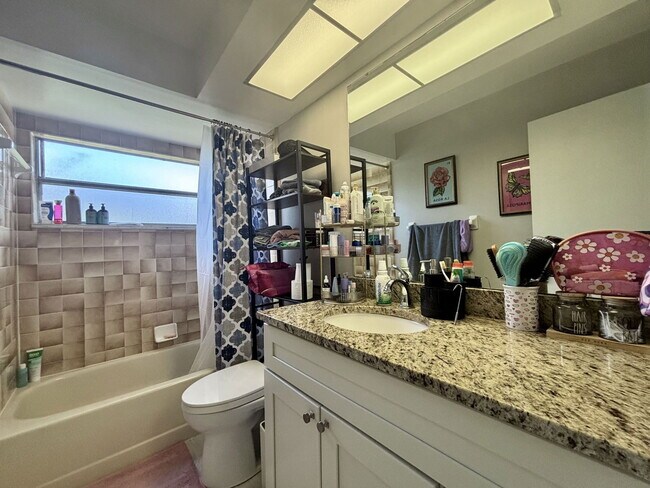 Building Photo - 9135 San Ambrosio Dr