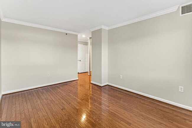 Building Photo - 2151 Jamieson Ave