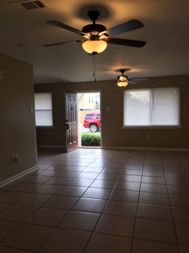 Building Photo - Rosary Dr.