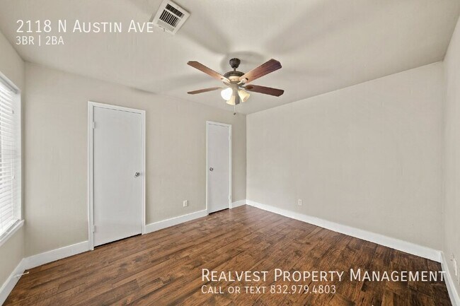 Building Photo - 2118 N Austin Ave
