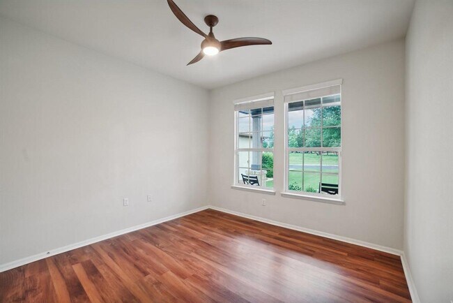 Building Photo - 207 Trinity Lane