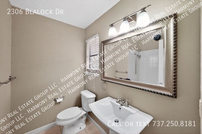 Building Photo - 2306 Blalock Dr